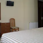 卡梅利亚旅馆 *